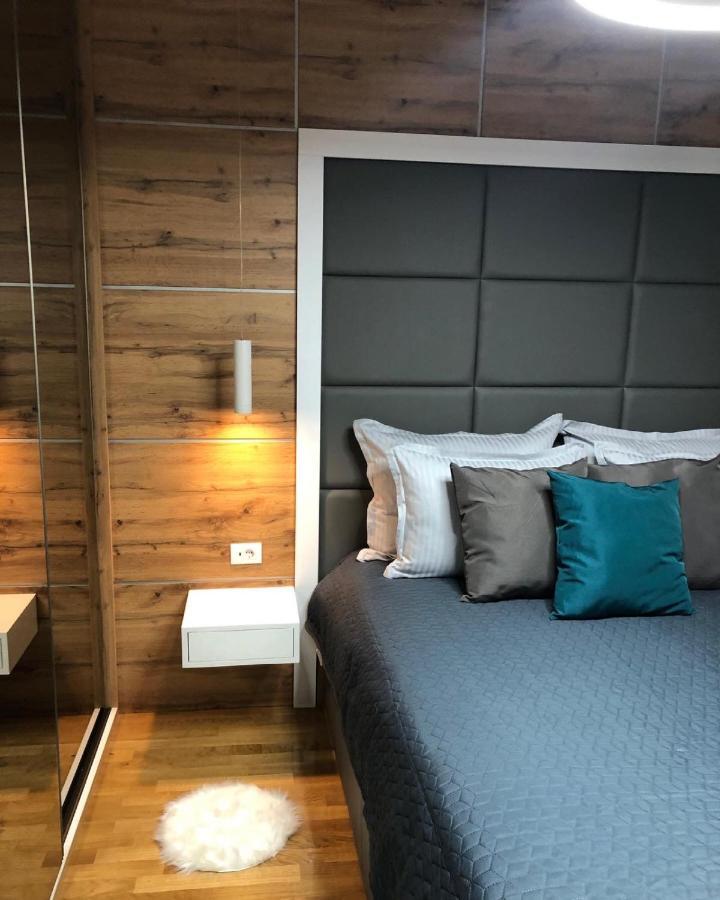 Lux Apartman 33 Kragujevac Bagian luar foto