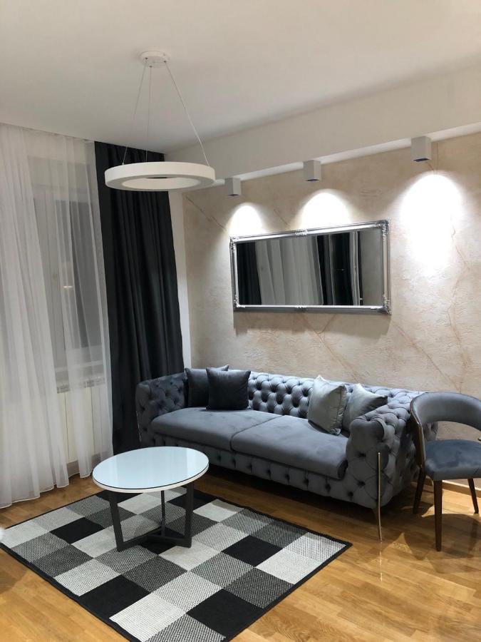 Lux Apartman 33 Kragujevac Bagian luar foto