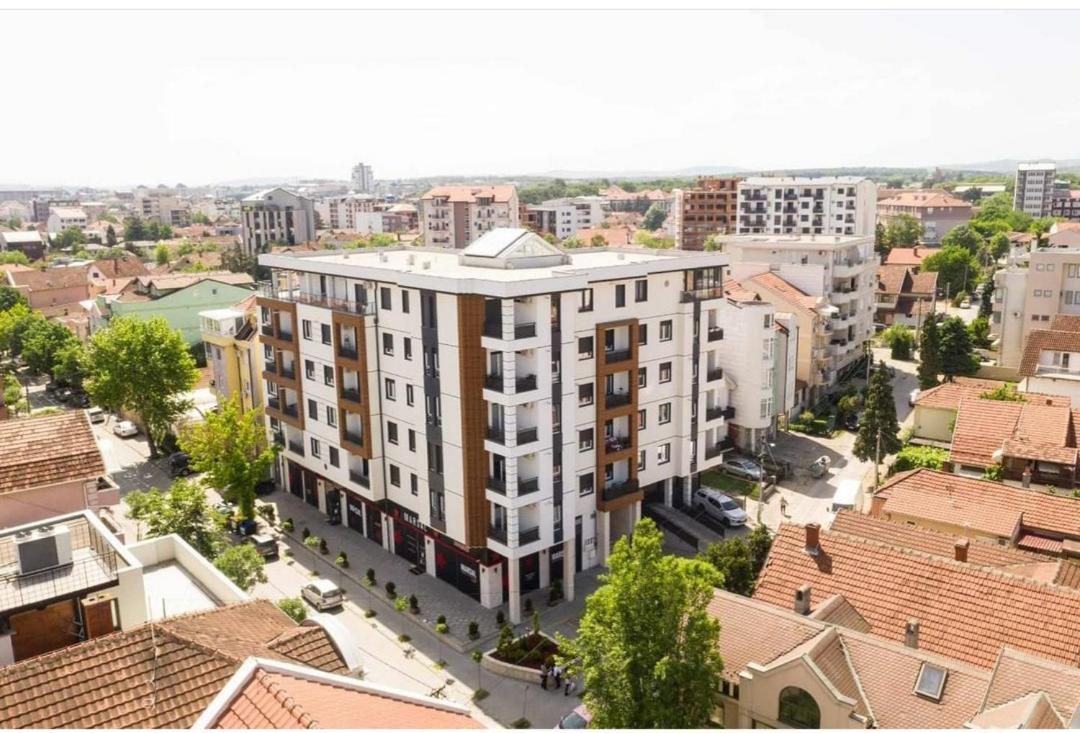 Lux Apartman 33 Kragujevac Bagian luar foto