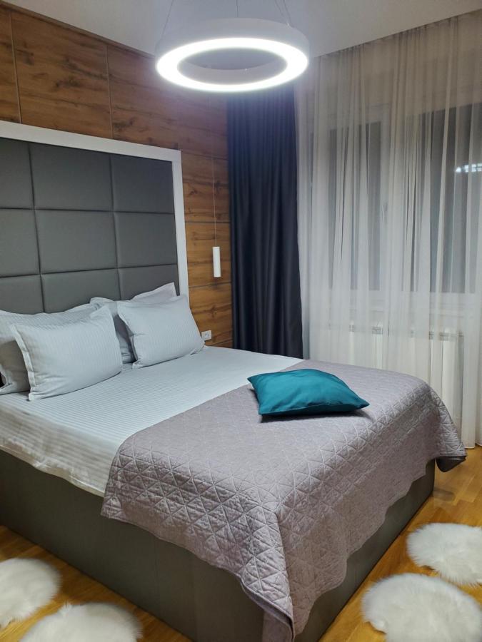 Lux Apartman 33 Kragujevac Bagian luar foto